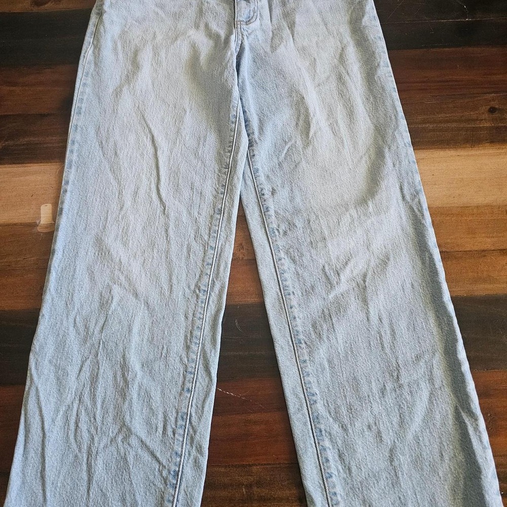 Universal Thread light wash high rise straight leg jeans in a 8R #highrise 0021